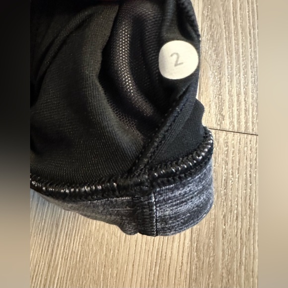 Lululemon sz 2 strappy sports bra. Gray. Excellent condition! - Picture 5 of 5